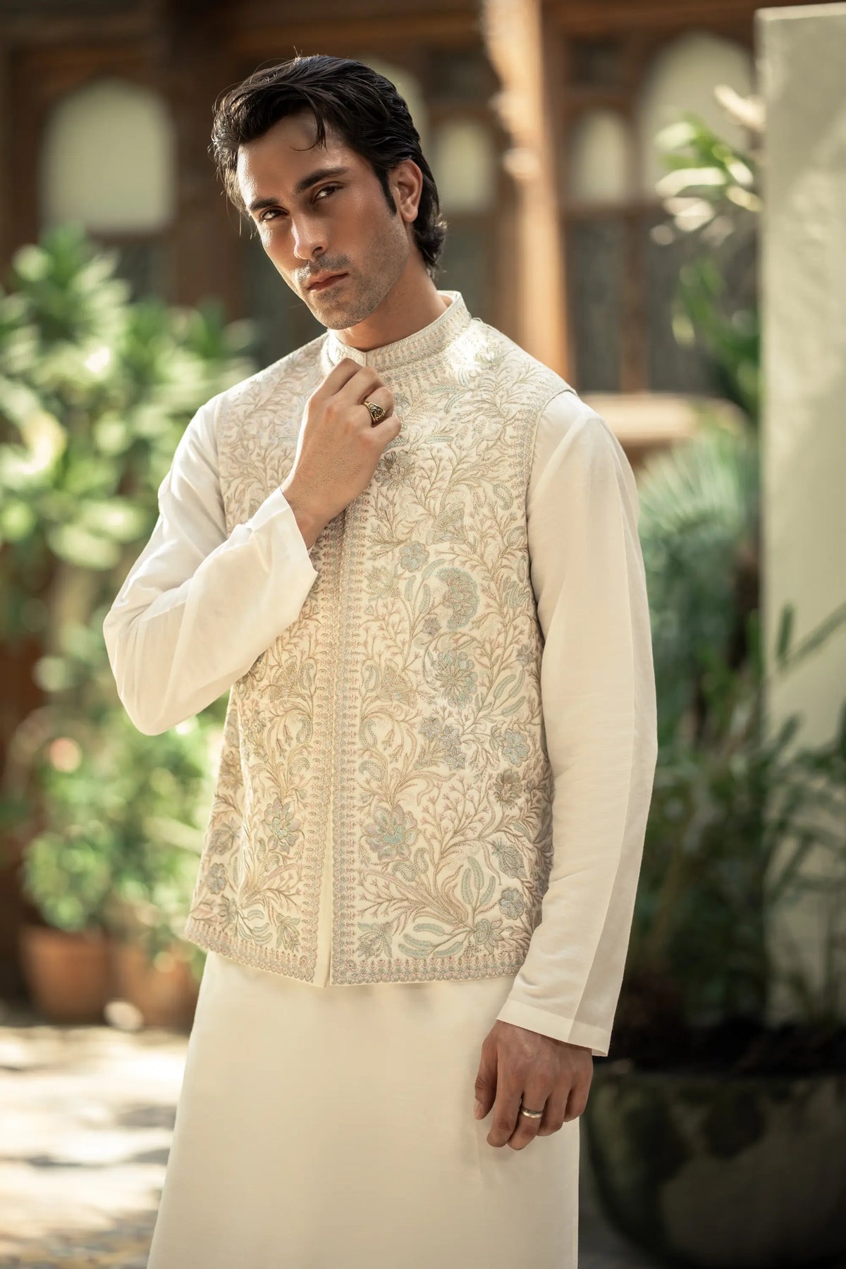 Off-White Embroidered Waistcoat W-3002